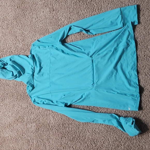 EUC FABLETICS ACTIVEWEAR TOP W/ POCKETS AND HOOD SZ SMALL - Picture 6 of 9